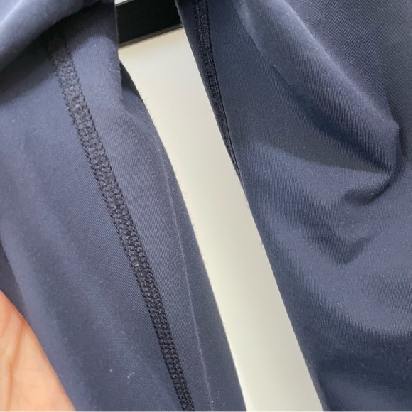 [4] Lululemon Women’s Up The Pace Crop Nautical Navy Blue & White Stripes - Picture 14 of 16
